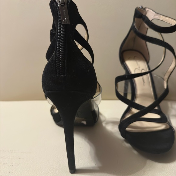 Heels - Picture 2 of 3